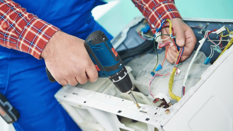 Yenimahalle Whirlpool Whirlpool çamaşır makinesi kart tamiri – Su almama arızası orijinal parça ile giderildi. - Teknik servis örneği